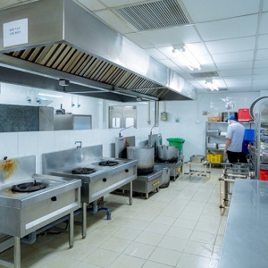 Vì sao cần lắp đặt hệ thống hút mùi bếp công nghiệp tại Đà Nẵng?