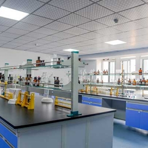 Nội thất phòng thí nghiệm tại Đà Nẵng